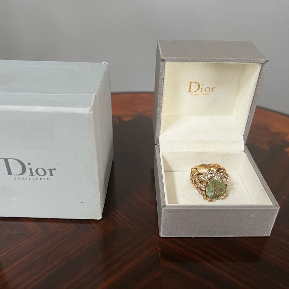 Authentic Christian Dior beautiful ring in size 5.25, in excellent condition - Picture 6 of 15